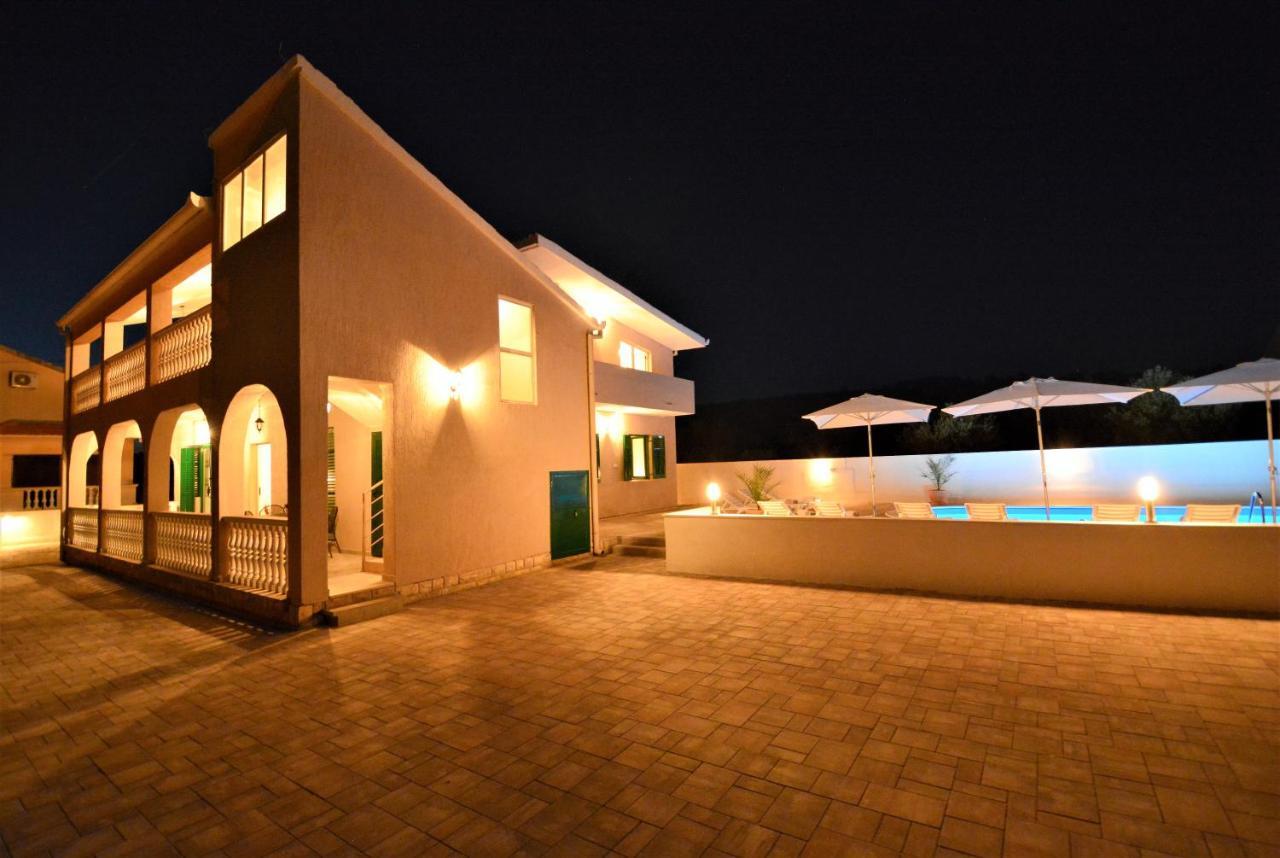 Villa Allegro Sukosan Exterior photo